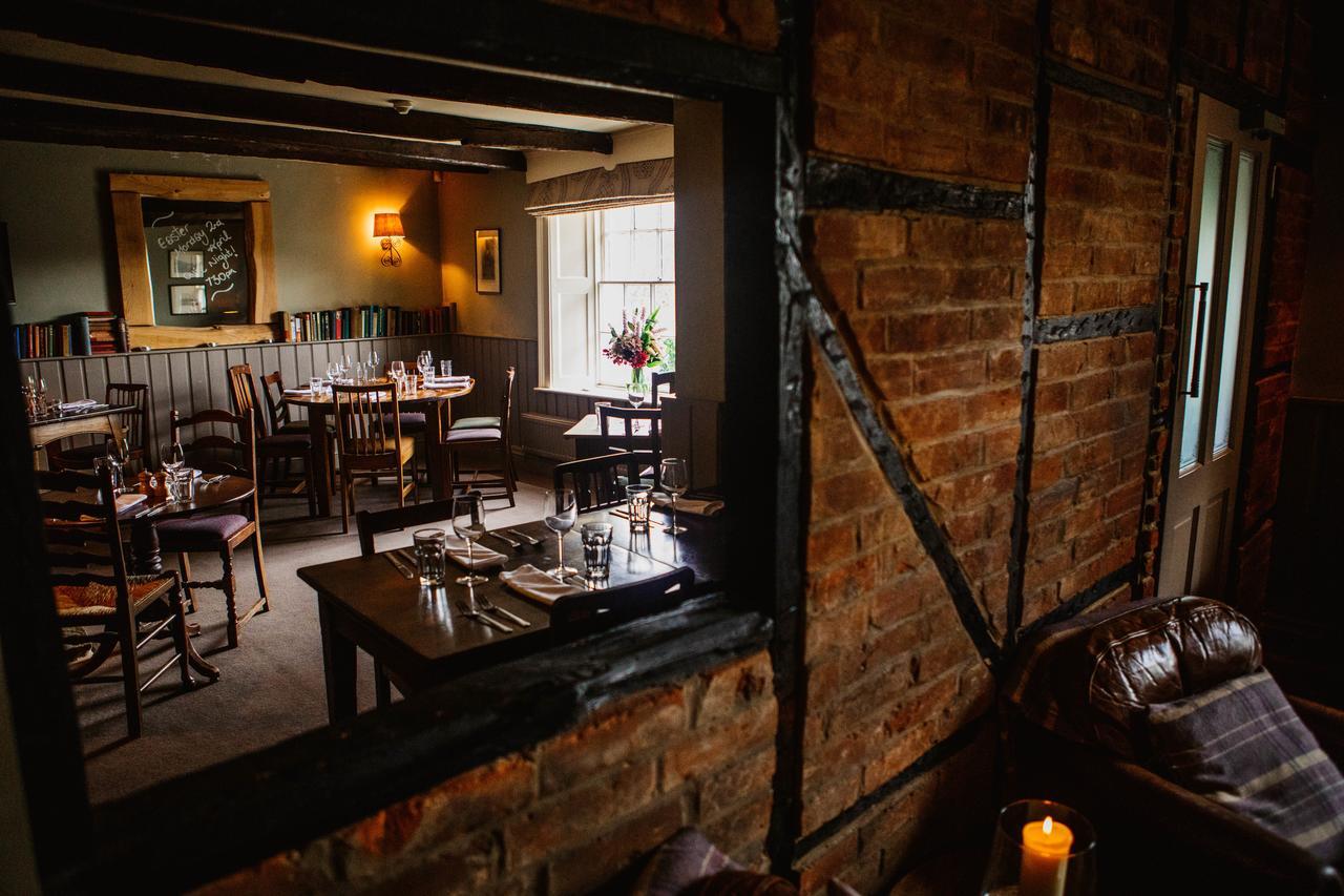 The Hawk Inn Andover Exterior foto